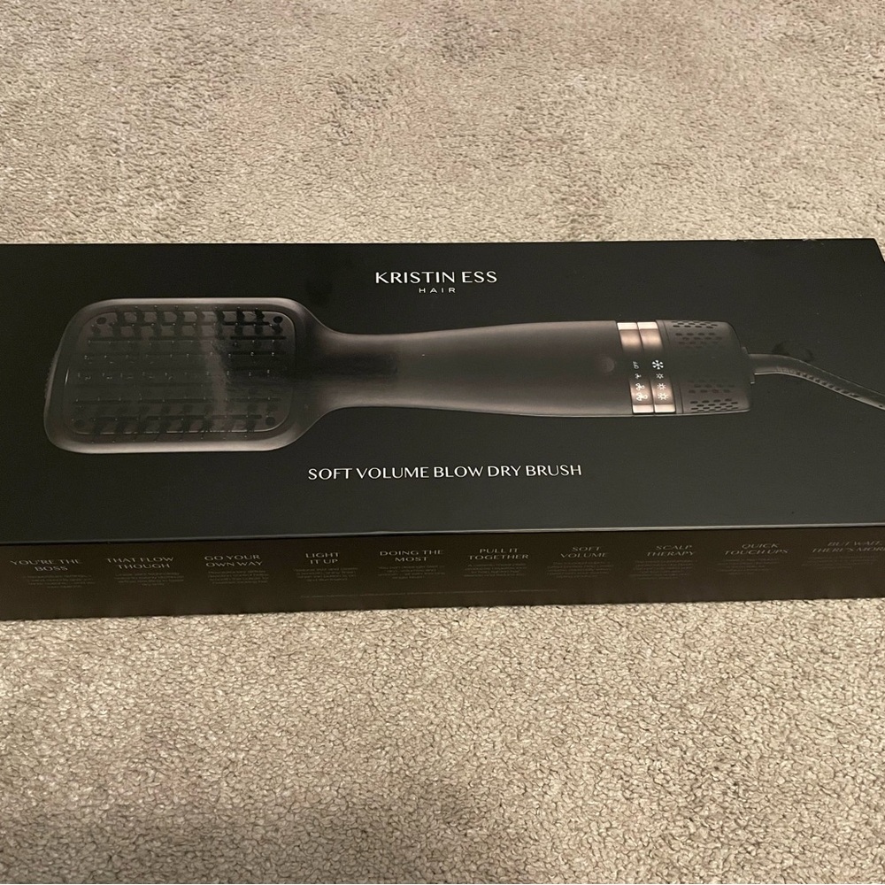 NEW Kristin Ess Soft Volume Blowdry brush